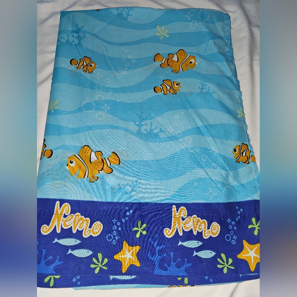 Disney Finding Nemo Vintage VTG Flat Sheet Twin - Picture 1 of 8